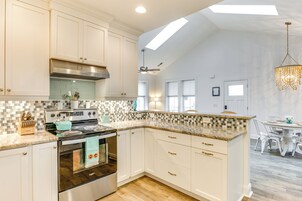 Cottage (2 Bedrooms) | Interior