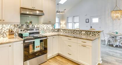 Walk to Beach: Cottage w/ Yard in Kure Beach!