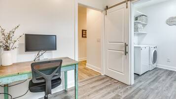 Cottage (2 Bedrooms) | Interior