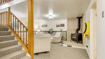 House (4 Bedrooms) | Interior