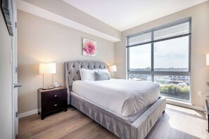 1 bedroom, desk, iron/ironing board, WiFi