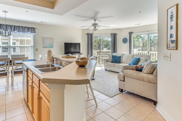 Apartment (2 Bedrooms) | Interior - Dog-friendly Condo w/ Resort Perks in Calabash! (Calabash)