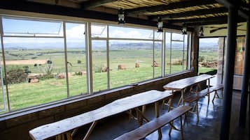 Casa familiar, vista a la montaña | Área de sala de estar