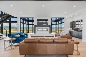 House (5 Bedrooms) | Front of property