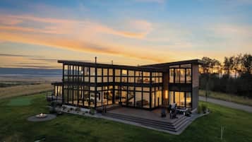 House (5 Bedrooms) | Front of property