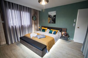 3 slaapkamers, een strijkplank/strijkijzer, wifi, beddengoed