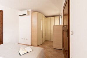 3 Schlafzimmer, Bügeleisen/Bügelbrett, Bettwäsche