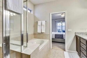 5 bedrooms, desk, Internet - Gorgeous 5Bd w Private Pool Windsor Westside 8893 (Kissimmee)