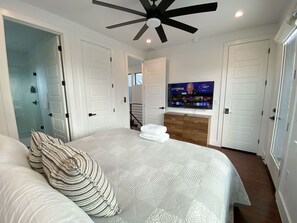 House | 2 bedrooms, Internet - Modern Home Near the University of Texas (Austin)