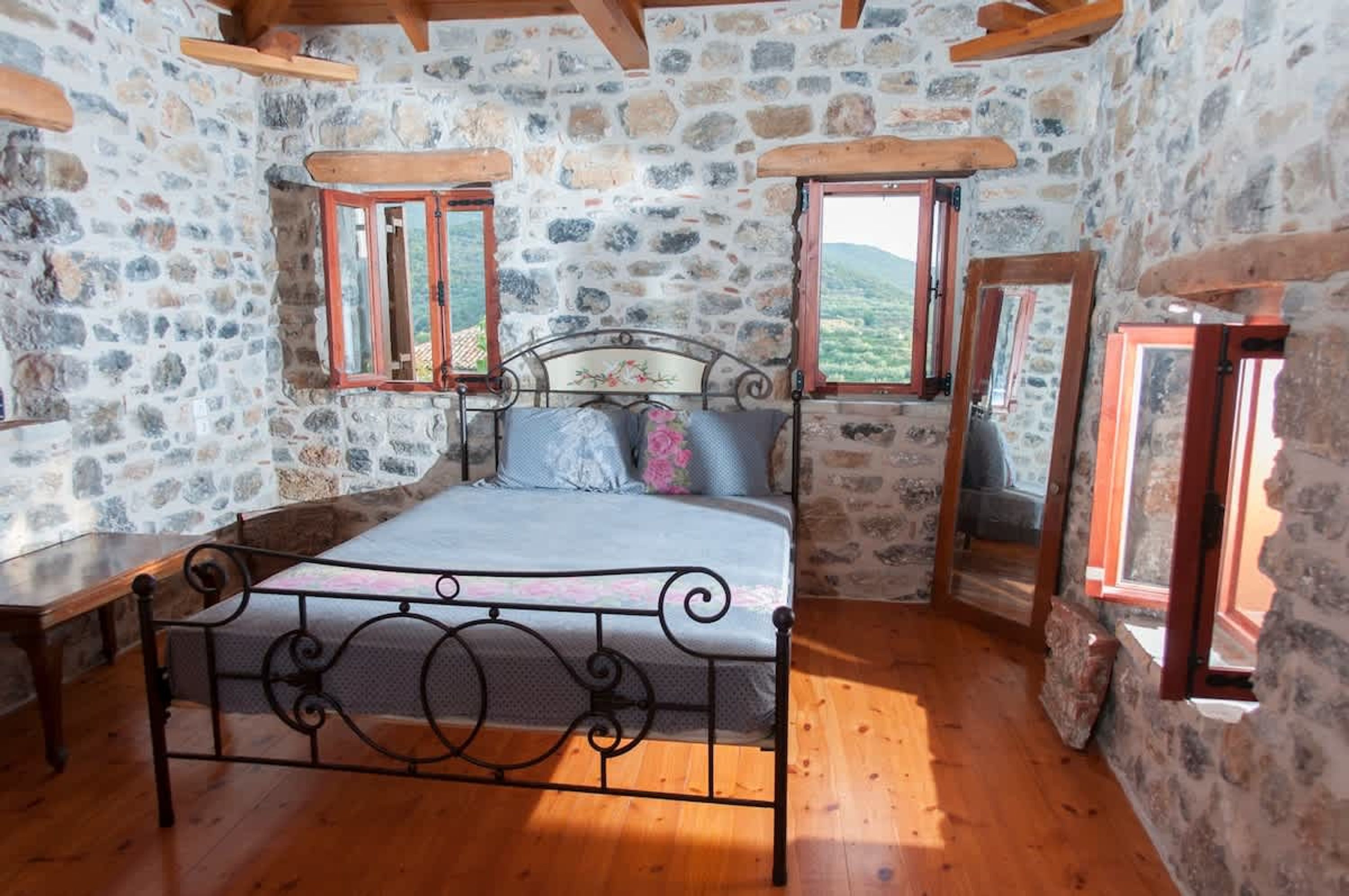 2 bedrooms, Internet