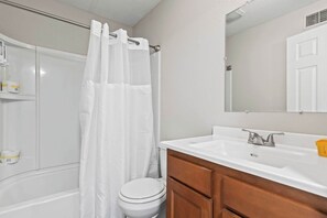 تجهيزات دش، مجففات شعر، مناشف، شامبو