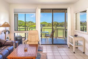 TV - Grand Champions #147 Golf Course Views Full Kitchen AC In Bedrooms (Kihei)