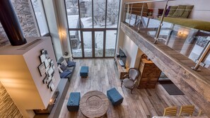 Fernseher, Kamin, Tischfußball