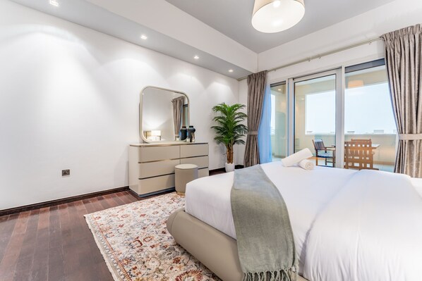3 bedrooms, in-room safe, iron/ironing board, free WiFi