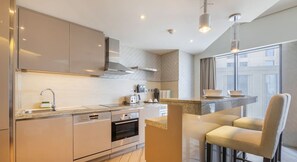 Apartment - Luxury 1BR Near Dubai Frame Prime Location (Dubai)