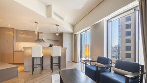 Room - Luxury 1BR Apartment Close to Top Attractions (Dubai)