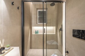 Apartment, Balcony | Bathroom