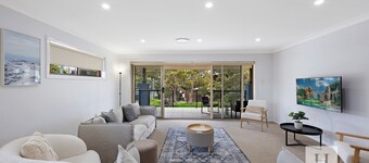 Ocean Breeze - Pool, Beaches & Shops close by!