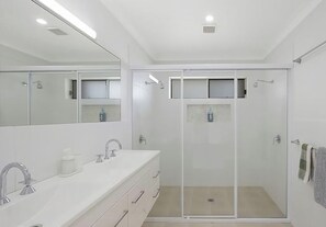 Shower, towels - Ocean Breeze - Pool, Beaches & Shops close by! (Norah Head)
