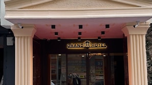 Reception - Grand S&S Hotel (Istanbul)