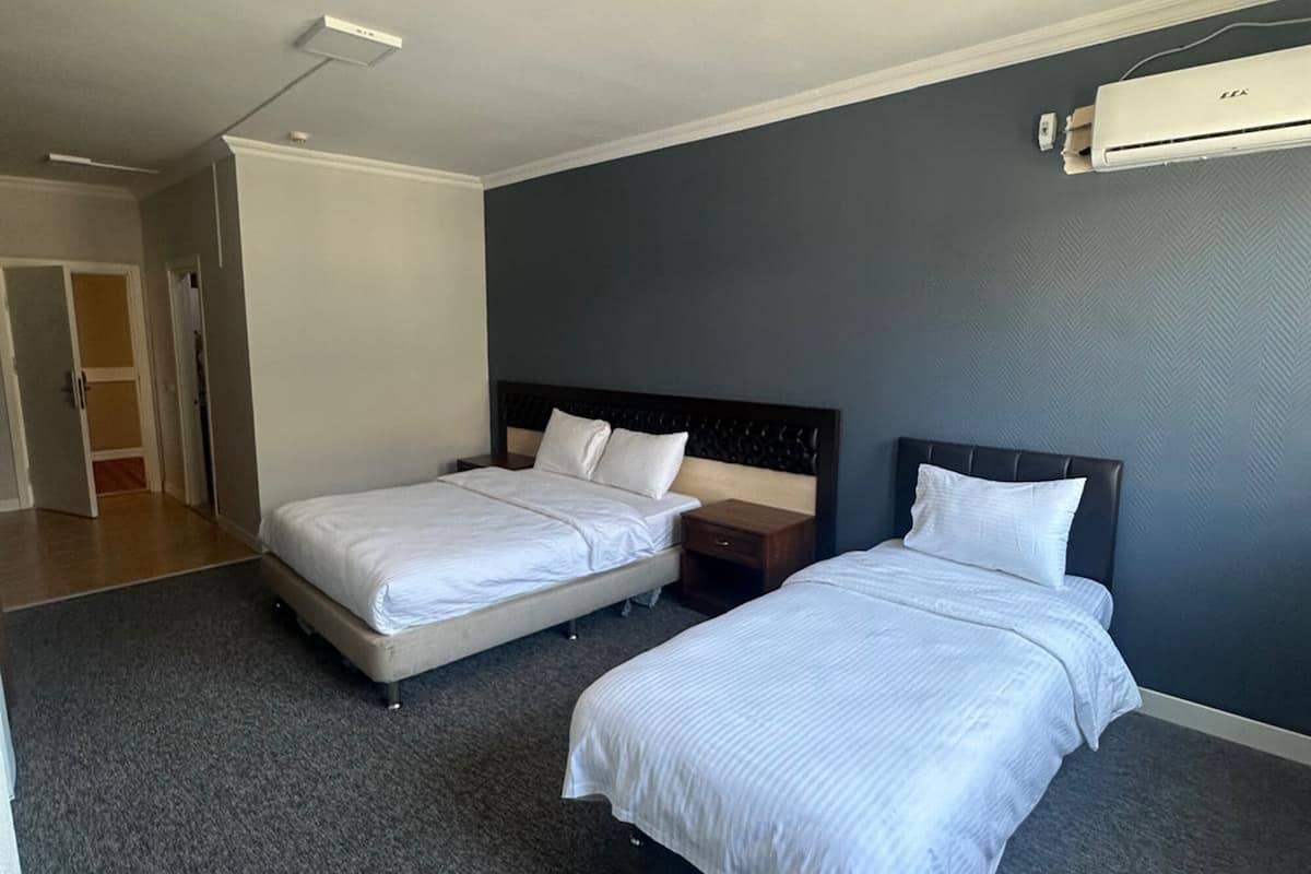 1 bedroom, Egyptian cotton sheets, premium bedding, minibar