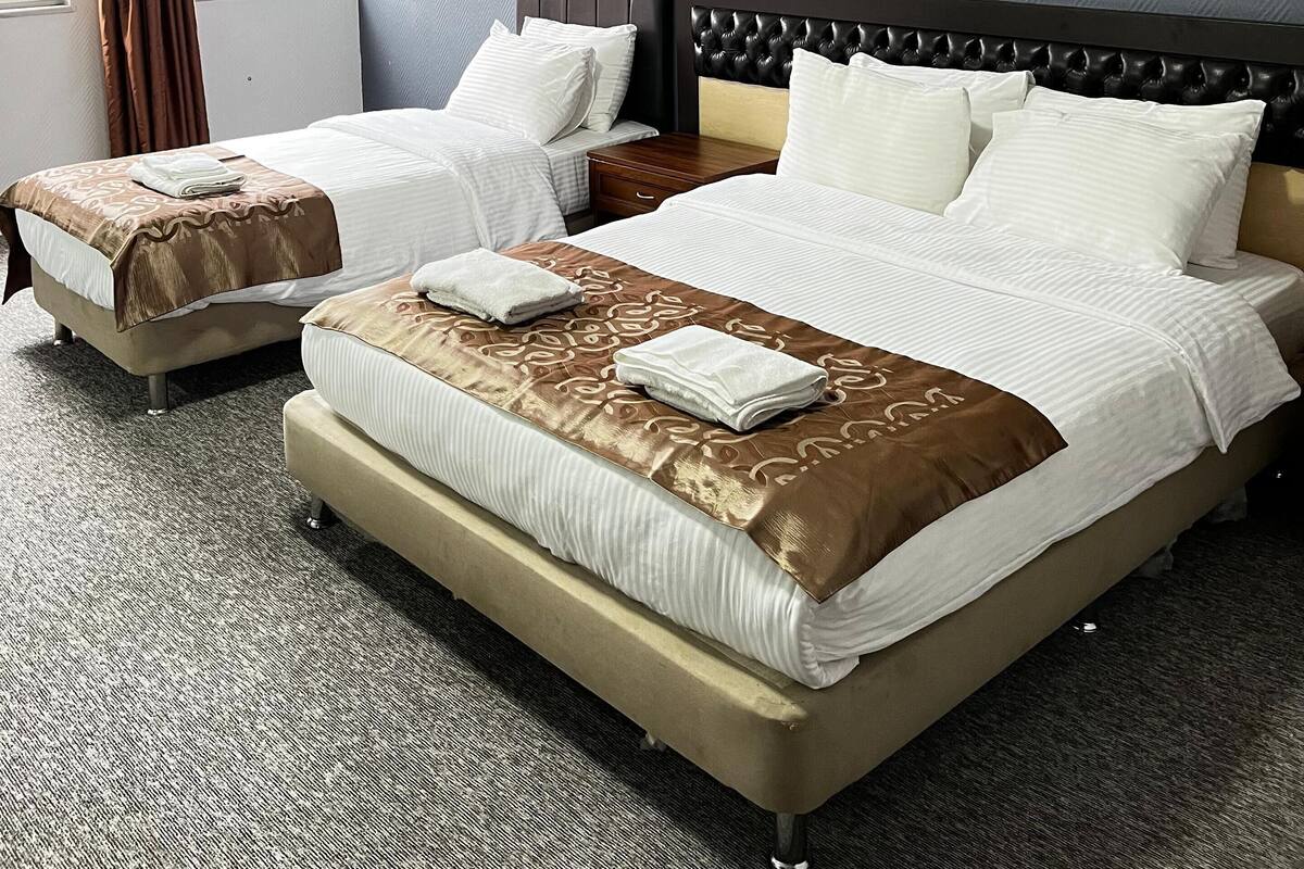Superior Room | Egyptian cotton sheets, premium bedding, minibar, desk