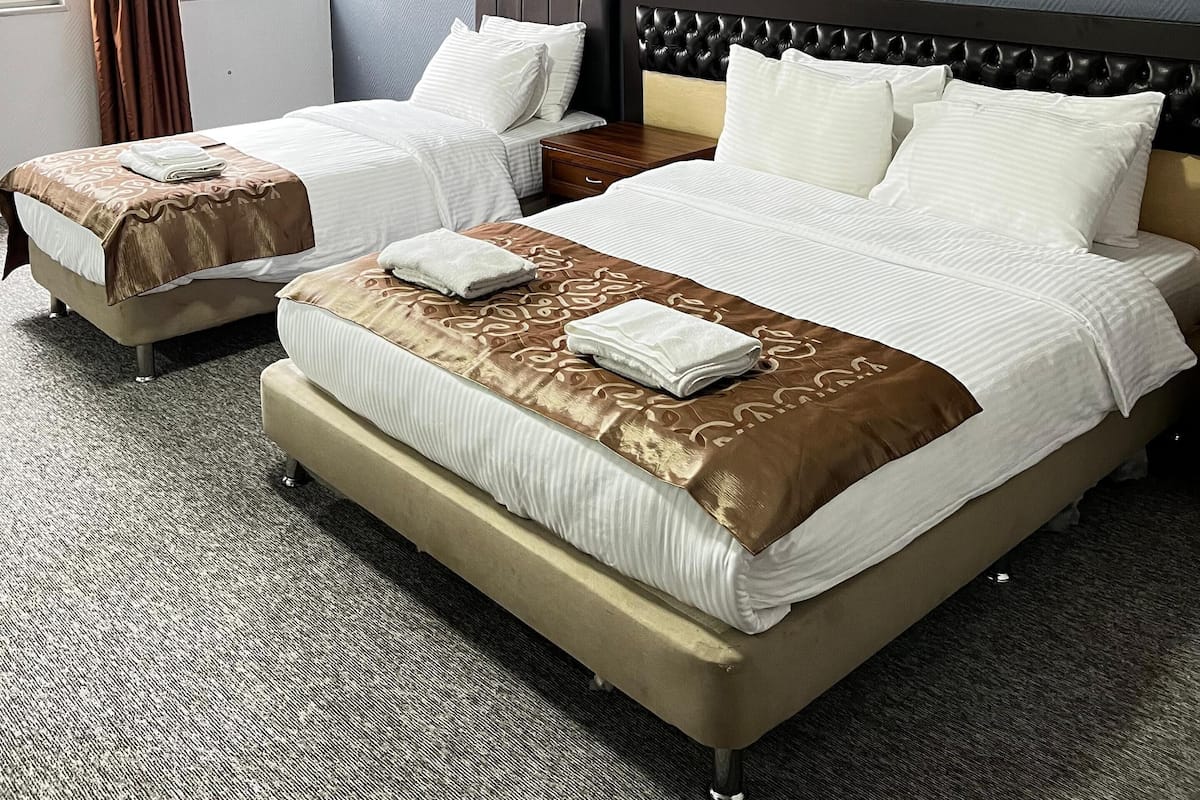 Superior Room | Egyptian cotton sheets, premium bedding, minibar, desk