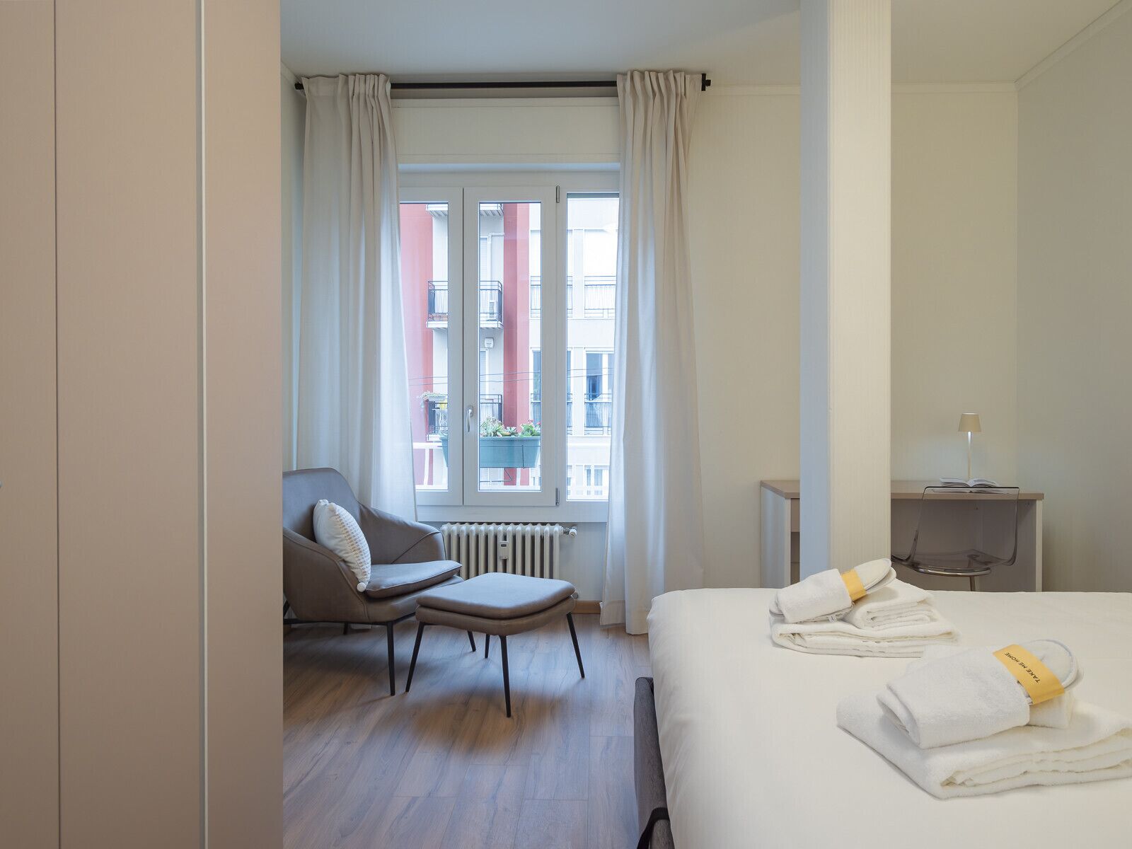 2 bedrooms, bed sheets