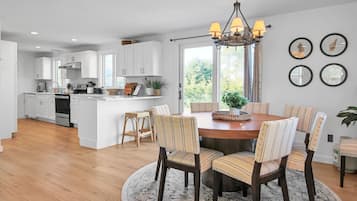 Casa, 3 habitaciones | Restaurantes