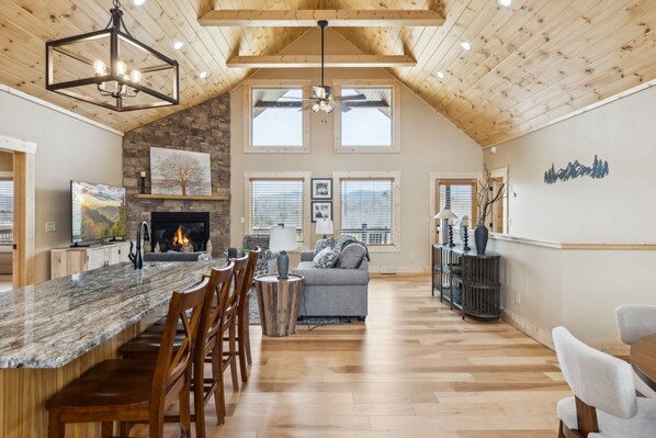 Cabin, 4 Bedrooms | Living area | Smart TV