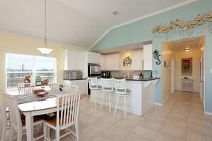 House, 3 Bedrooms | Dining - A Sassy Seagull 3 Bedroom Home (Port Bolivar)