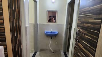Apartemen Keluarga, balkon | Kamar mandi | Shower, perlengkapan mandi gratis, handuk, dan sabun