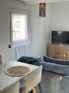 TV - 3* duplex apartment with balcony facing the sea (Sainte-Maxime)