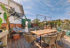 屋外ダイニングエリア