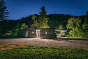 House, 2 Bedrooms | Exterior