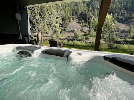 Rumah, 2 kamar tidur | Bathtub spa outdoor