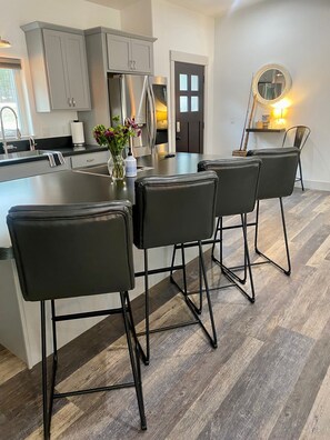 House, 2 Bedrooms | Dining