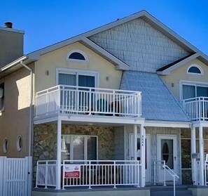 Exterior - Recently Renovated 3 Bedroom, 2 Bath Townhome just steps from the Beach! (Wildwood Crest)