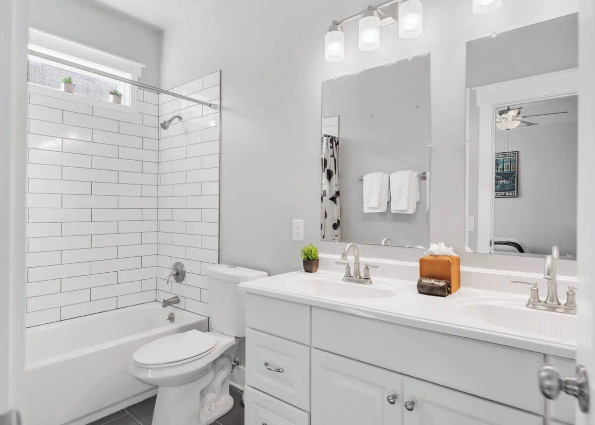 Shower, hair dryer, towels, shampoo