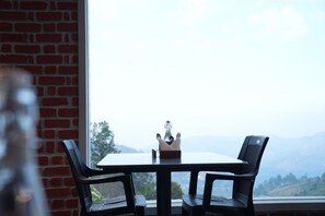 Restaurant - AURA CRIMSON VISTAS (Kodaikanal)