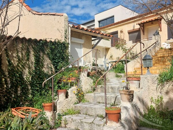 Property grounds - Studio indépendant climatisation et wifi (Sète)