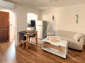 TV - Studio indépendant climatisation et wifi (Sète)