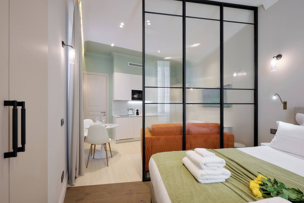 Studio | 1 bedroom, in-room safe, individually decorated, individually furnished