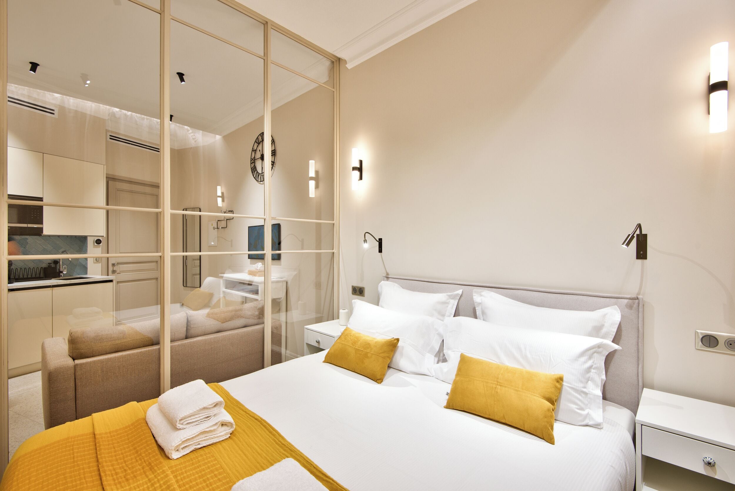 Superior-studiolejlighed - udsigt til gårdsplads | Premium-sengetøj, senge med madrasser af memory foam