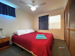 1 bedroom, bed sheets