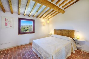 4 Schlafzimmer, Bügeleisen/Bügelbrett, Reisekinderbett, kostenloses WLAN