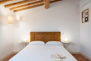 4 bedrooms, iron/ironing board, travel crib, free WiFi