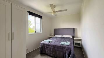 3 bedrooms, bed sheets