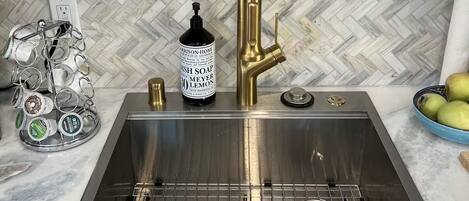 Microwave, stovetop, dishwasher