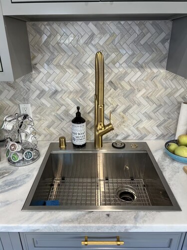 Luxurious cottage in Historic Old Town Folsom with WiFi, AC